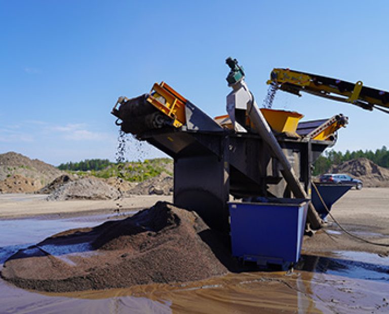 Skanska_sand_cleaning-2_430x287px